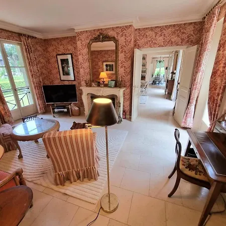 Bovary Deauville, Exceptional Location Villa *